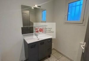 Location bureaux Nîmes - Proche autoroute et centre-ville