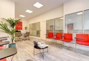 Vente bureaux Paris 17, proche métro Pereire, immeuble moderne