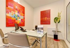 Vente bureaux Paris 17, proche métro Pereire, immeuble moderne