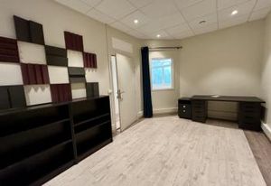 Location bureaux Paris 6, proche métro Duroc, dans immeuble sur cour