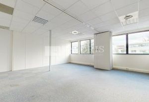 Vente bureaux Limonest, proche bus et gare SNCF
