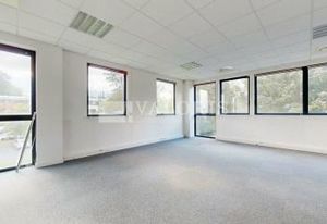 Vente bureaux Limonest, proche bus et gare SNCF