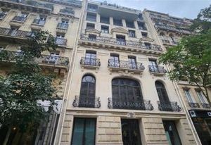 Location bureaux Paris 17, proche des transports, immeuble haut de gamme
