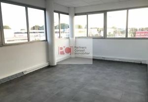 Location bureaux Nîmes - Zone Active, proche A9 et bus