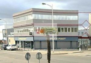 Location bureaux Nîmes - Zone Active, proche A9 et bus