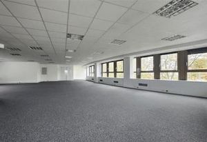 Location bureaux La Garenne-Colombes - Proche La Défense, rond-point de l'Europe