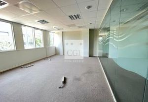 Location bureaux Lyon 7 - Proche autoroutes A7, A43 et tramways T1, T2