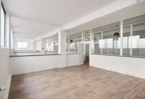 Location bureaux Paris 20 - Proche Place de la Nation, métro et tram