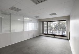 Location bureaux Paris 16 - Proximité Porte d'Auteuil, accès rue et jardin