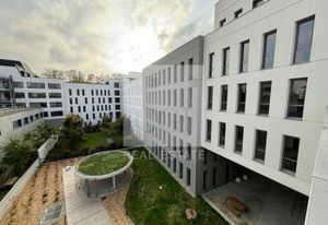 Location bureaux Villeurbanne - Proche aéroport Lyon Saint-Exupéry et périphérique Laurent Bonnevay