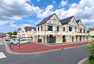Location bureaux Ouistreham - Centre-ville, parking gratuit