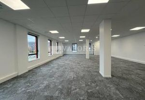 Location bureaux Montluel - Proche autoroutes et gare, accès Lyon Centre en 20 min