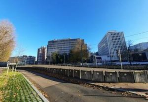 Vente bureaux Rouen, proche centre commercial Saint Sever et transports