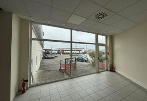 Location bureaux Décines-Charpieu - Proche périphérique Laurent Bonnevay, bus, tram