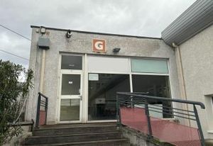 Location bureaux Décines-Charpieu - Proche périphérique Laurent Bonnevay, bus, tram