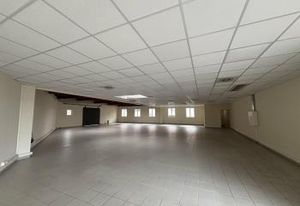 Location bureaux Décines-Charpieu - Proche périphérique Laurent Bonnevay, bus, tram