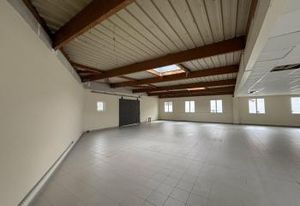 Location bureaux Décines-Charpieu - Proche périphérique Laurent Bonnevay, bus, tram