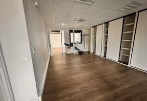 Location bureaux Saint-Avertin - Proche A10 et Gare TGV
