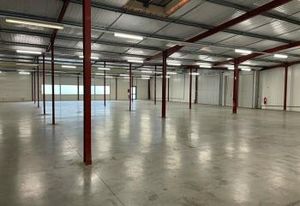 Location entrepôt-bureaux Saint-Médard-d'Eyrans - Proche A62