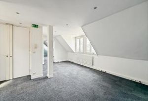 Location de bureaux à Paris 8, proche des transports et des commodités