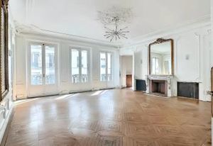 Location bureaux Paris 8 - Proximité Place de la Madeleine et Gare Saint-Lazare