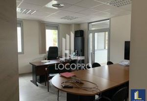 Location bureaux Fréjus - Proche A8, ascenseur et parkings