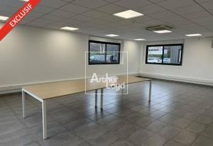 Location bureau Cesson - Proche RD 306 et réseau de bus de Sénart