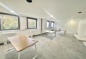 Location bureaux Levallois-Perret, proche M° Pont de Levallois, immeuble de standing