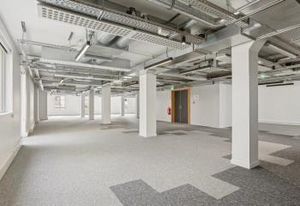 Location bureaux Paris 10, proche Canal Saint-Martin et transports