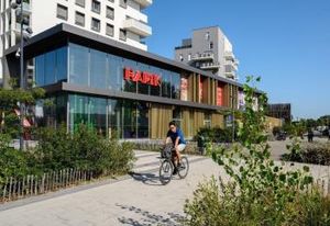 Location local commercial Bordeaux Lac - Transports en commun