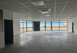 Bâtiment d'activité avec showroom à louer Monéteau - Proximité A6