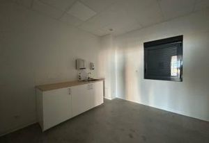 Bâtiment d'activité avec showroom à louer Monéteau - Proximité A6