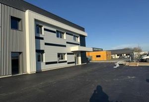 Location bâtiment d'activités La Ville-aux-Dames - Proximité Saint-Pierre-des-Corps
