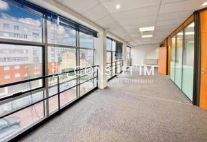 Location bureaux Courbevoie, proche La Défense, immeuble tertiaire