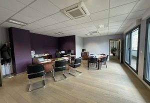 Location bureaux Dijon centre-ville - Tramway au pied de l'immeuble