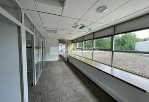 Location bureaux Lyon 9 - Proche métro, bus et gare SNCF