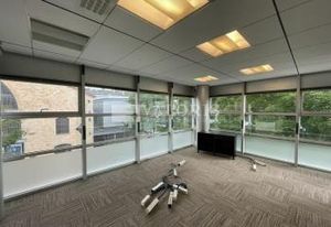 Location bureaux Lyon 9 - Proche métro, bus et gare SNCF