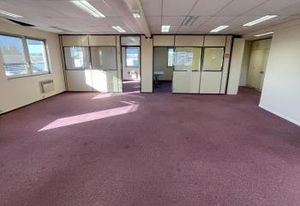 Location bureaux Houilles - Proximité E.Leclerc, RER, Tram et A86