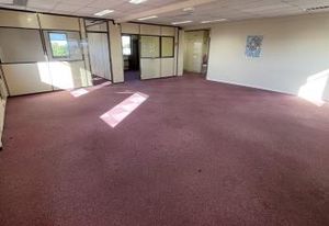 Location bureaux Houilles - Proximité E.Leclerc, RER, Tram et A86