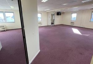 Location bureaux Houilles - Proximité E.Leclerc, RER, Tram et A86