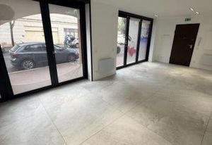 Local commercial à vendre Issy-les-Moulineaux - Proche RER C