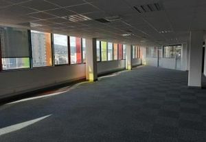 Bureaux à louer Clermont-Ferrand - Proche tramway et autoroutes