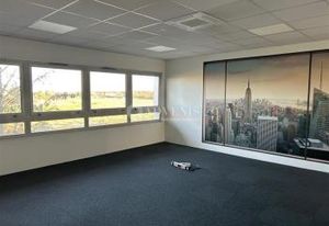 Location bureaux Tours Nord - Proche autoroutes A10 et A28