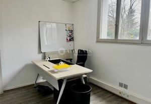 Location bureaux Saint-Cyr-sur-Loire - Proche autoroute A10 et centre-ville