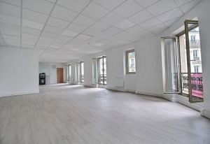 Location bureau Paris 9 - Proche Notre-Dame-de-Lorette et Gare Saint-Lazare