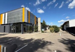Local commercial à louer Saint-Denis-lès-Bourg - Axe passant