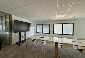 Location bureaux Lyon 8 - Proche métro, tram et périphérique