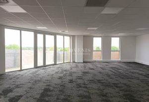 Location bureaux Villeneuve-d'Ascq - Proche métro et autoroute
