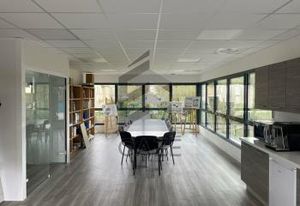 Bureaux à louer Bruges - Proche rocade et transports en commun