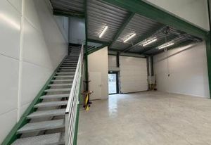 Local d'activité à louer Bernes-sur-Oise - Zone neuve